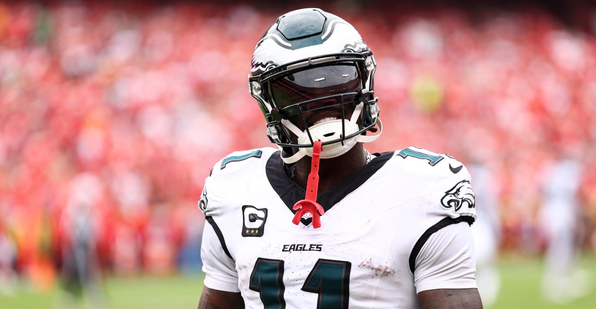 A.J. Brown start or sit: Fantasy football guidance for Week 3