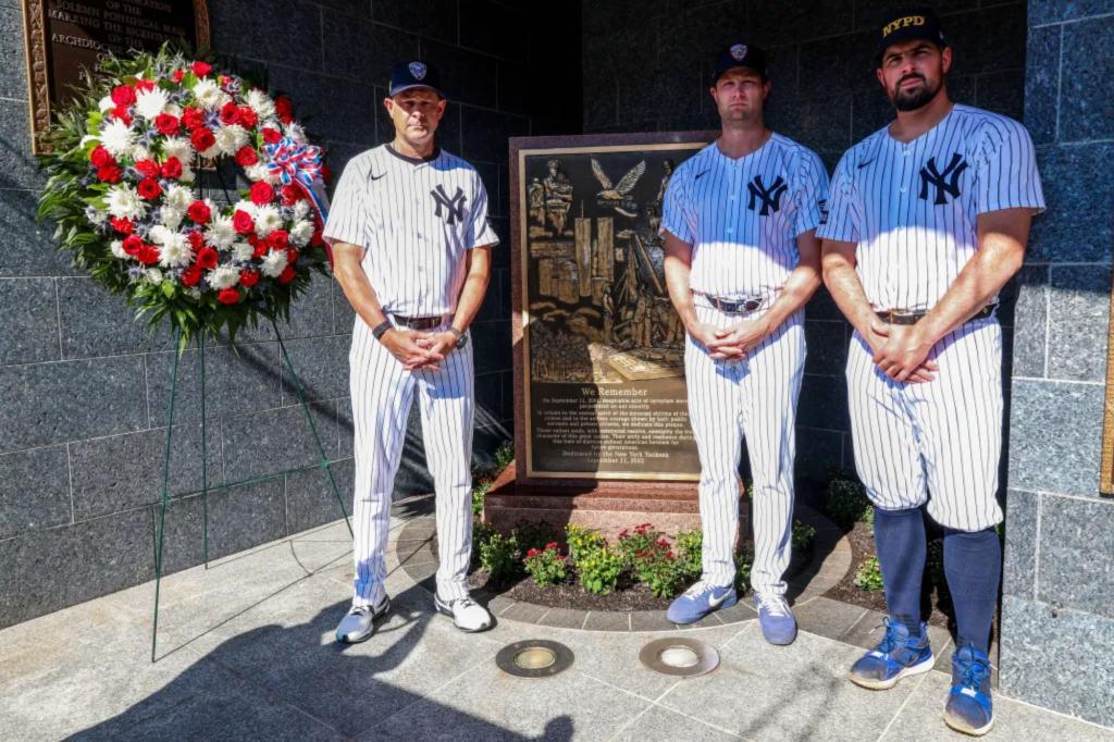 Aaron Boone discusses placing a wreath at the 9/11 memorial: 'Very significant'