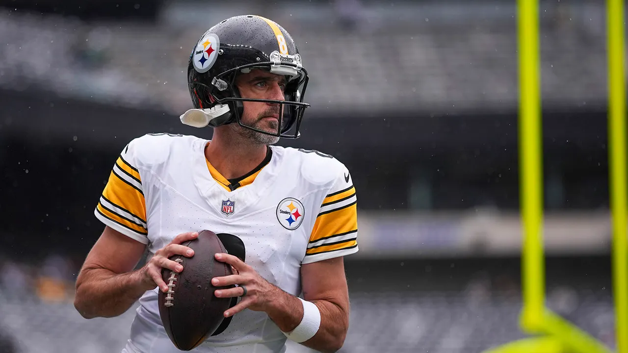 Aaron Rodgers takes a jab at the Jets following victory