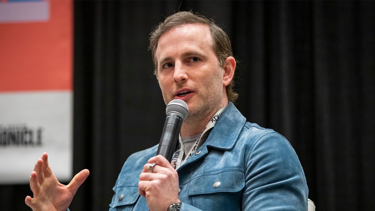 Airbnb co-founder Joe Gebbia explains his decision to leave the Democratic Party and support Trump.