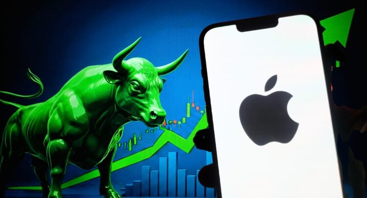 Analyst Dan Ives Predicts Apple Stock Could Surge Due to High Demand for Upgrades