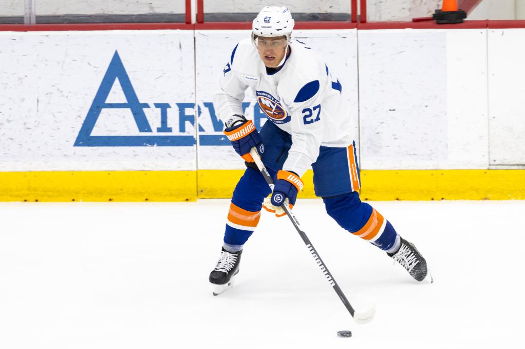 Anders Lee's injury explained — his condition for the Islanders' first game