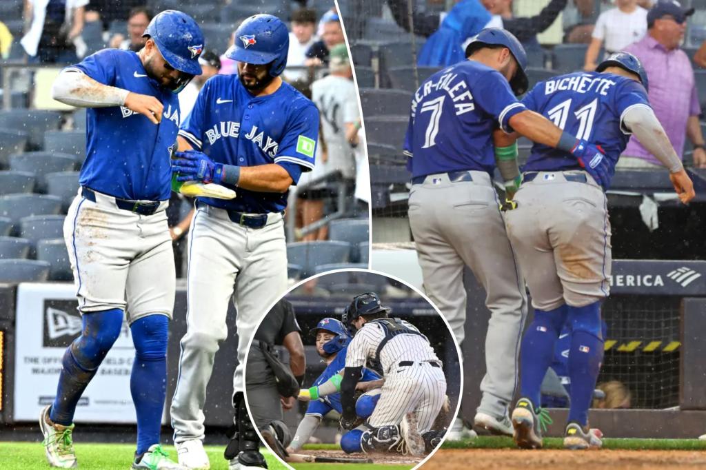 Bo Bichette put on injured list in possible setback for Blue Jays