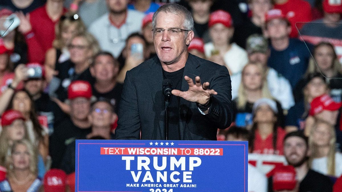 Brett Favre shares his thoughts on supporting Trump