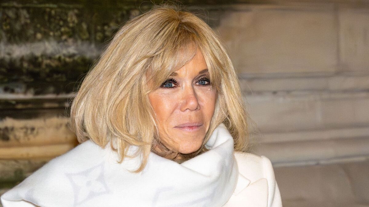 Brigitte Macron's favorite workout for a flat stomach at 70