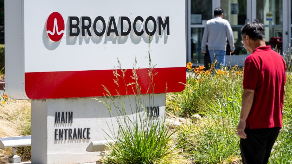 Broadcom is rising after surpassing earnings expectations. Here’s what analysts are saying.