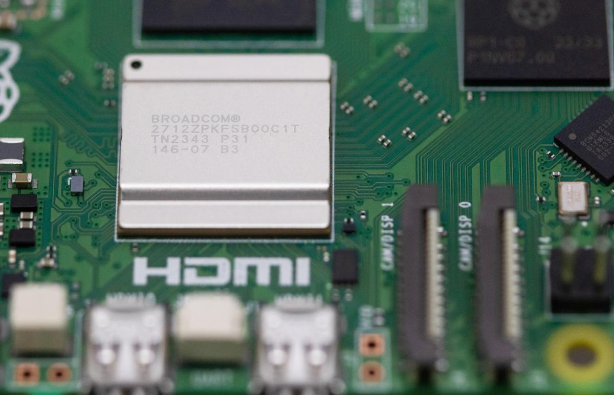 Broadcom's Earnings Facing Intense Competition from Stock's $730 Billion Surge