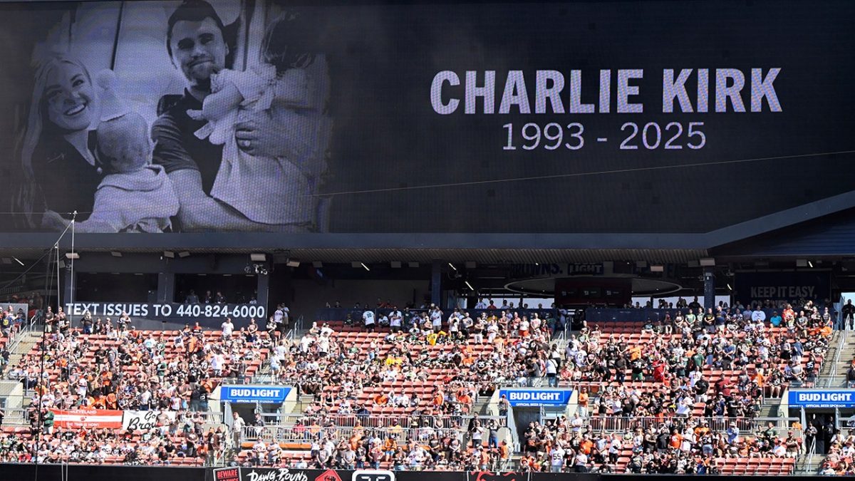 Browns pay tribute to conservative influencer Charlie Kirk