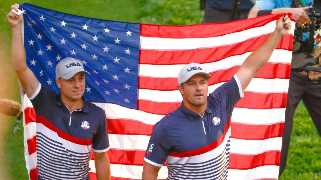 Bryson DeChambeau and Justin Thomas start the Ryder Cup with a display of the American flag