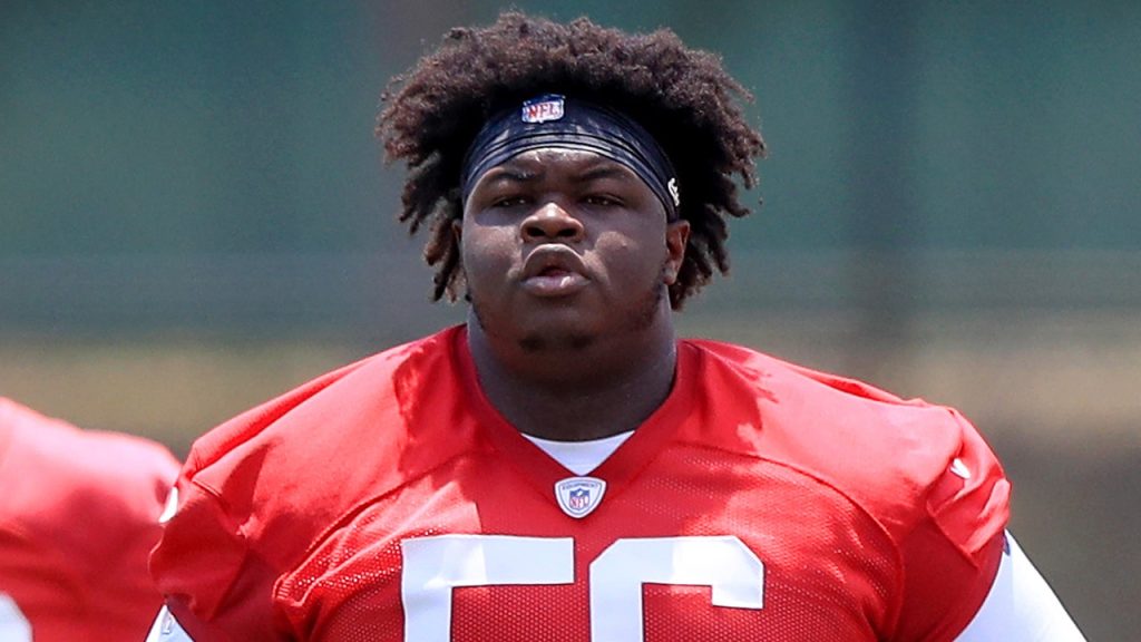 Bucs bring back Desmond Watson