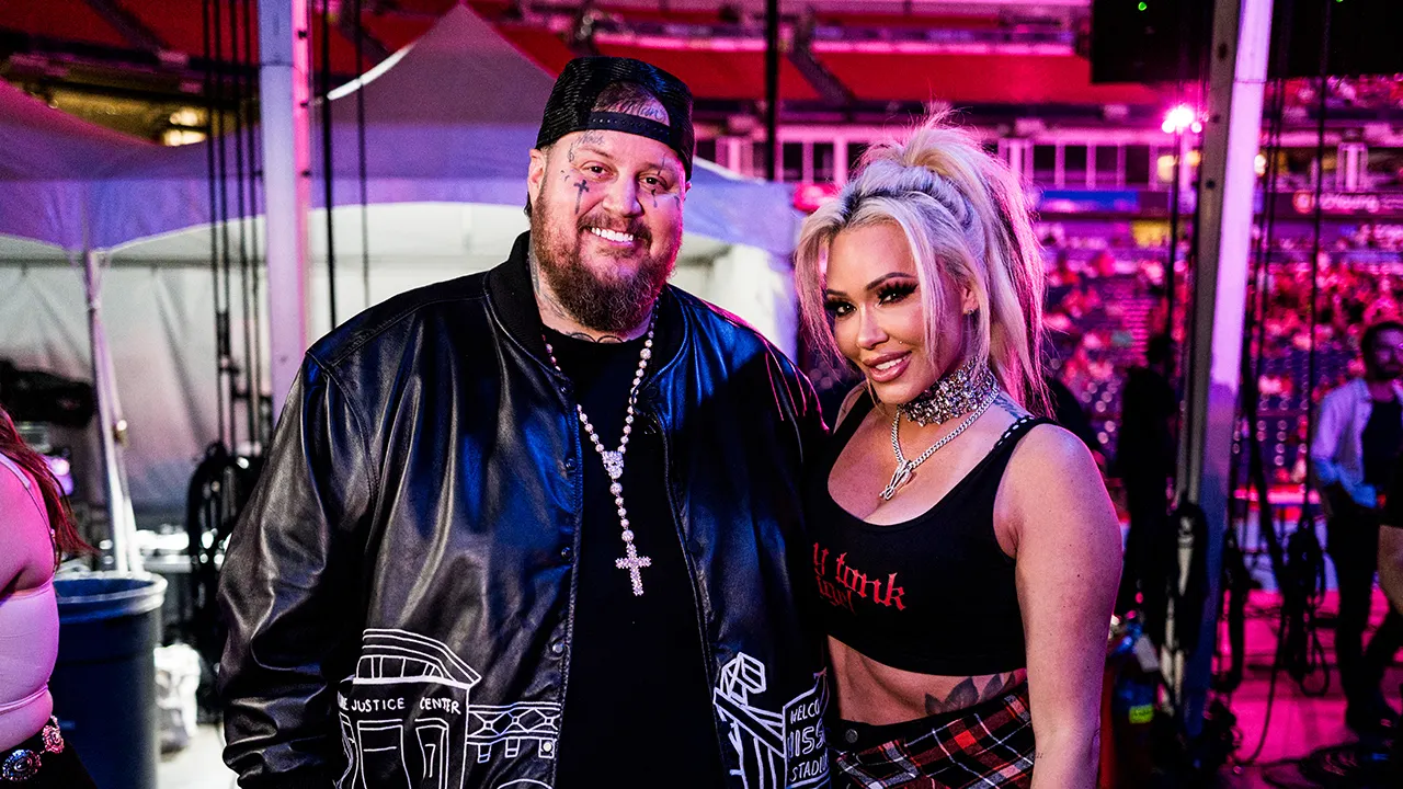 Bunnie Xo asks fans to refrain from criticizing Jelly Roll's significant weight loss