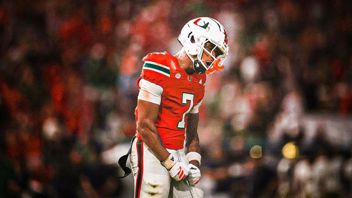 CJ Daniels from Miami makes an impressive one-handed touchdown catch against Notre Dame.