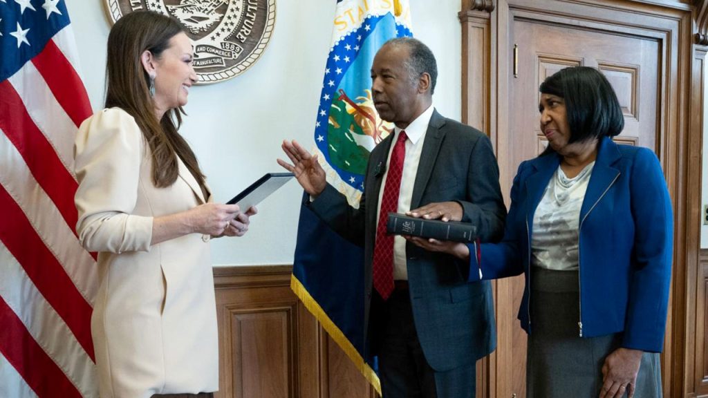 Carson takes office as national advisor for nutrition, health, and housing at USDA
