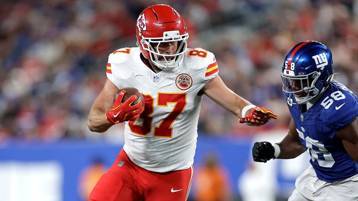 Chiefs' Travis Kelce and Andy Reid share a tense exchange