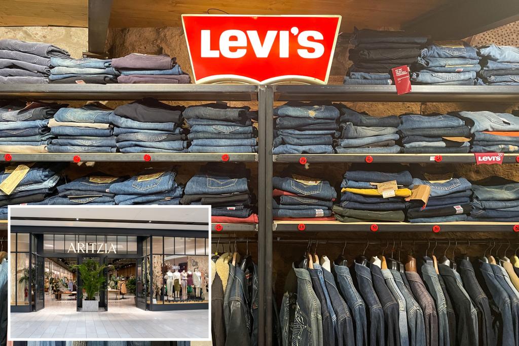 Clothing stores in the U.S. are trying out a new pricing approach for wealthy customers as tariffs continue.