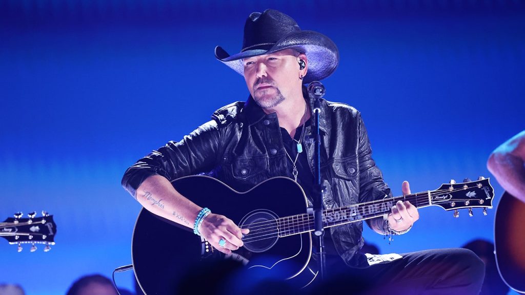 Country singer Jason Aldean experienced a breakdown after the Route 91 shooting.