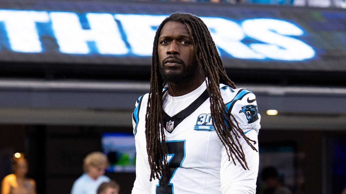 Cowboys sign Jadeveon Clowney two days after his arrest