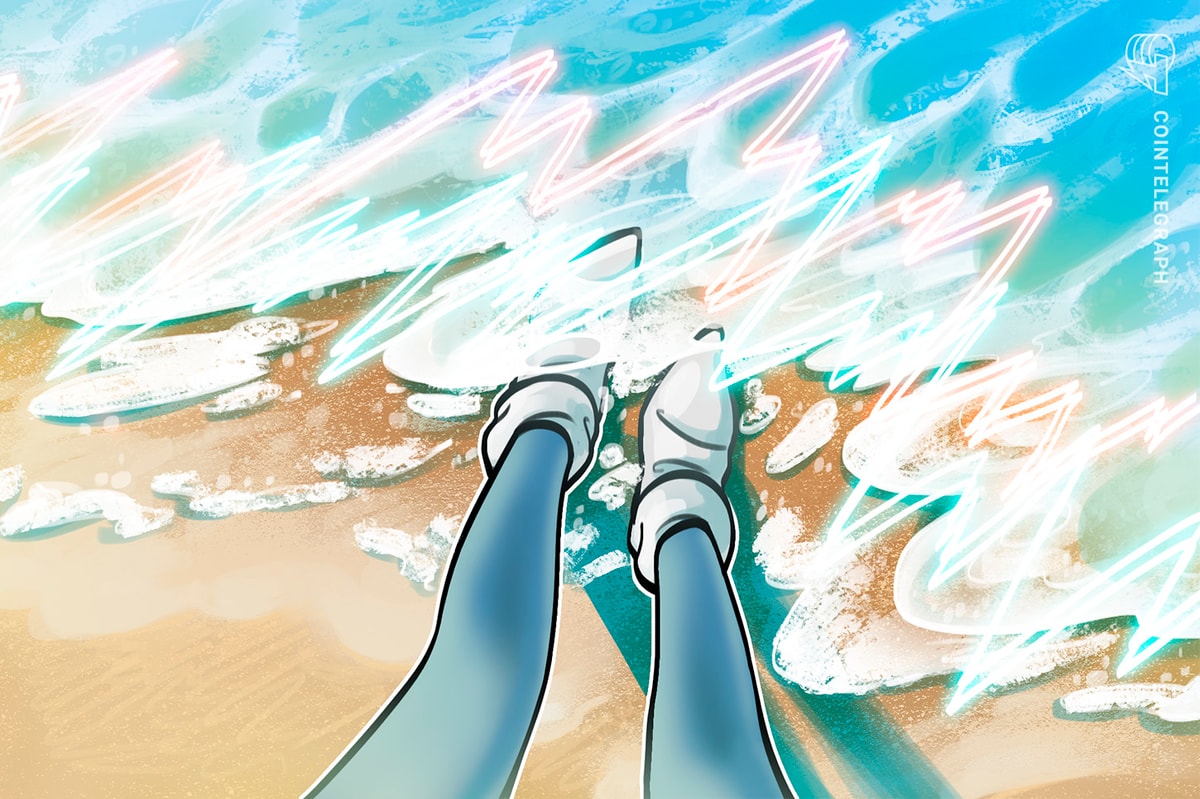 Crypto funds experience $812M losses, yet Solana shows gains.