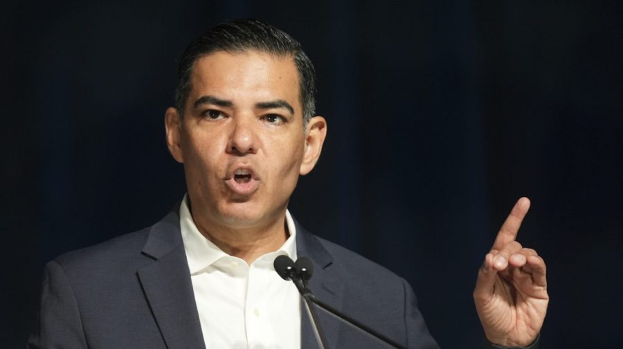 Democrat calls for disclosure of Lewandowski's personal financial records