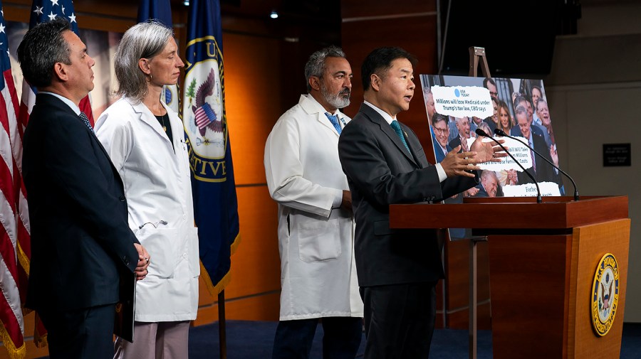 Democrats, confused, admit they have no plan besides ‘Trump is bad’