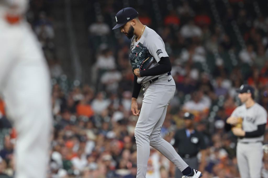 Devin Williams and the Yankees fall apart in chaotic defeat to the Astros