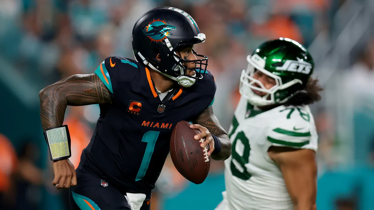 Dolphins' Tua Tagovailoa impresses with skillful move