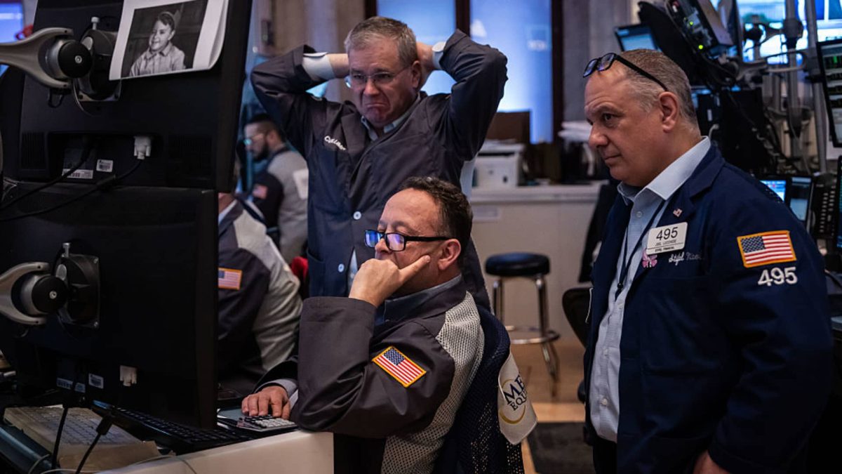 Dow futures drop 400 points at the beginning of September due to new tariff concerns and increasing bond yields: Live updates