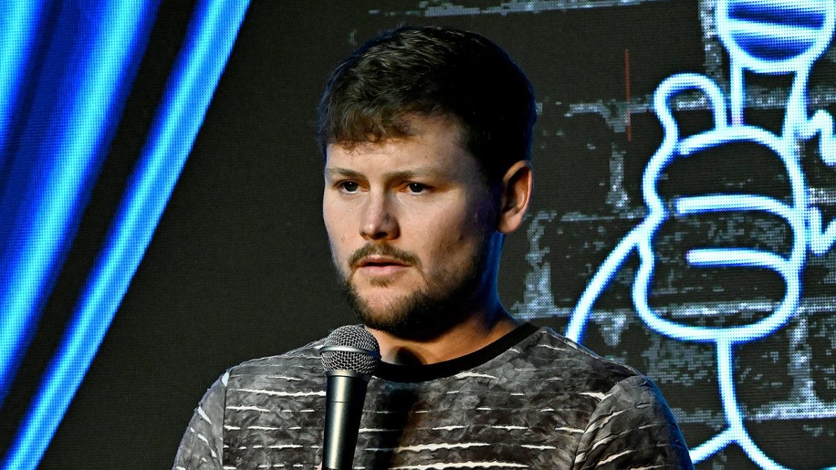 Drew Lynch's comedy performance pauses as audience member suffers a heart attack