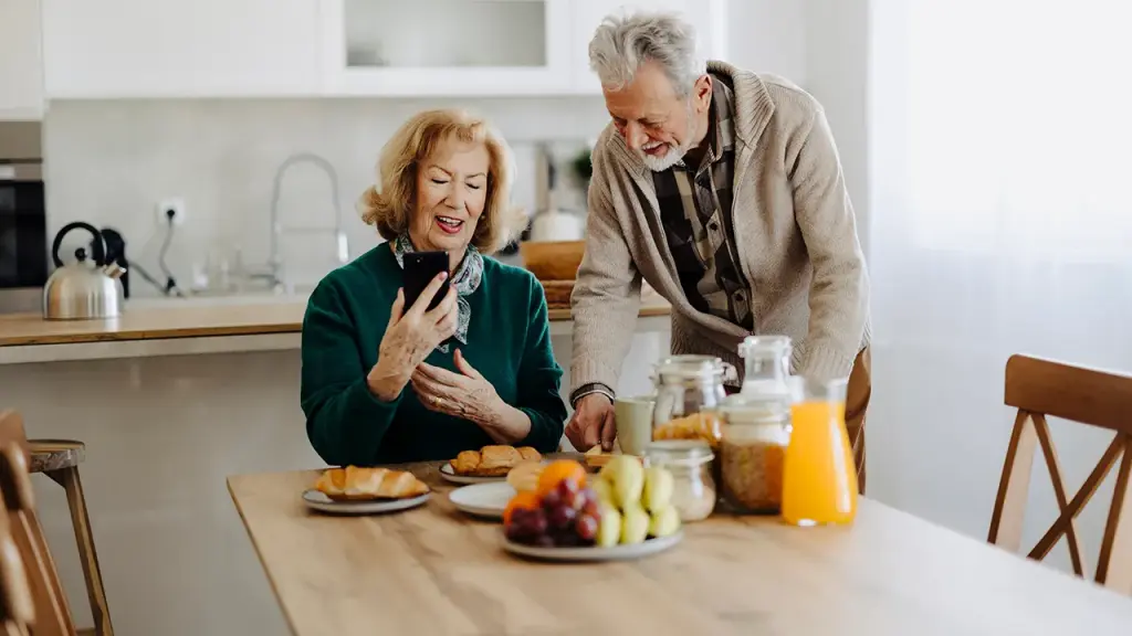 Eating breakfast earlier linked to a longer lifespan in older adults, study finds