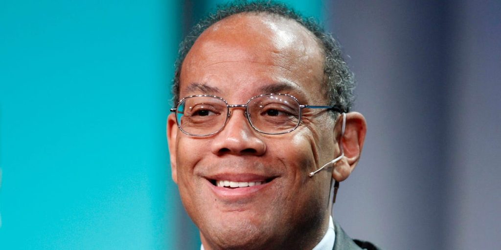 Experienced investor John Rogers offers three tips for young people to succeed and shares his advice for affluent parents.