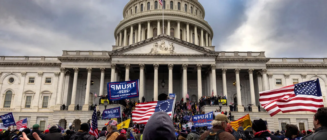 FBI Sent Almost 300 Agents on January 6 as 'Pieces in a Political Battle'