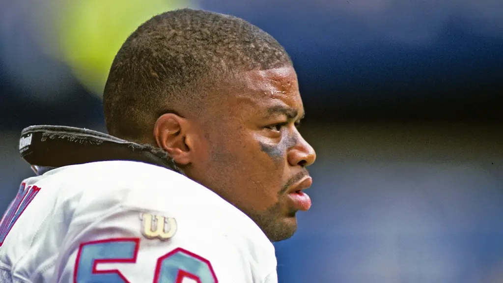 Former Giants linebacker detained following fight at Fort Lauderdale airport