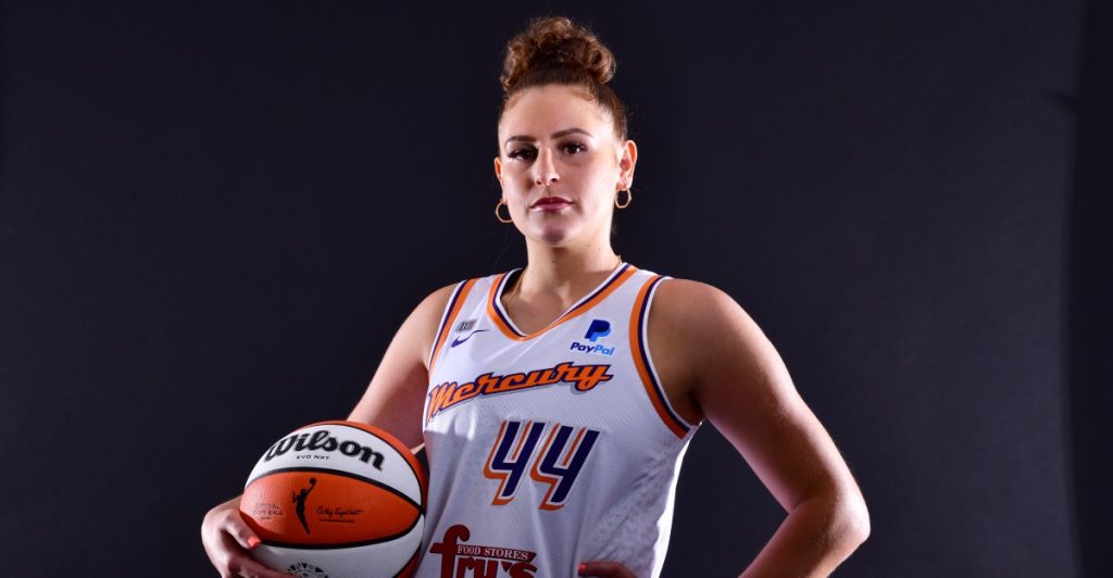 Former women's college basketball standout passes away after fighting cancer