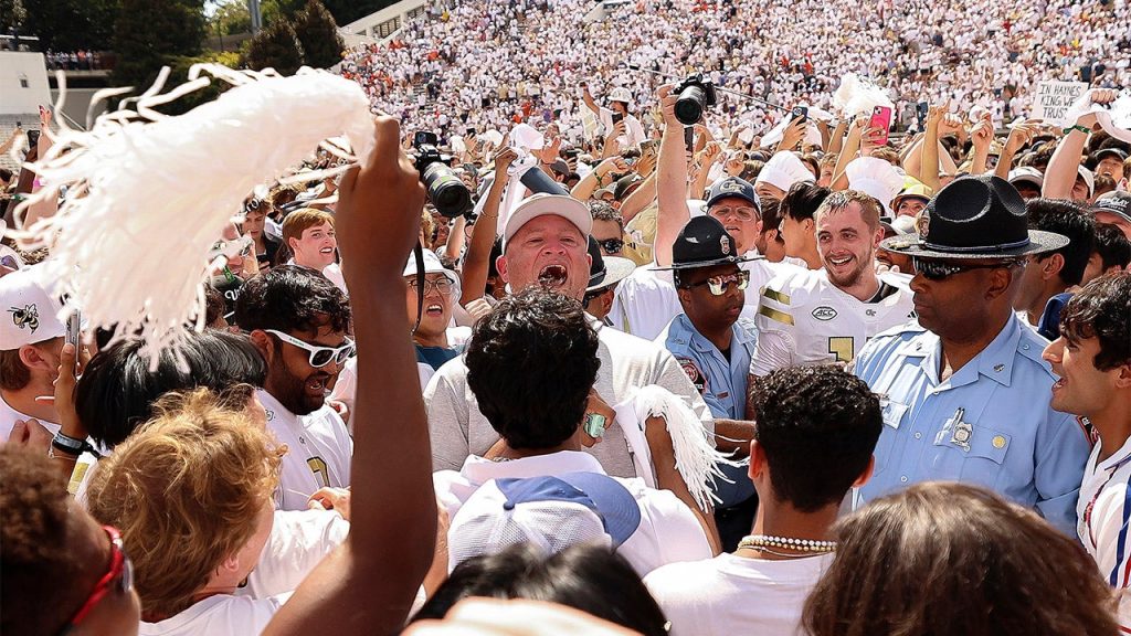 Georgia Tech surprises Clemson with a last-minute field goal.
