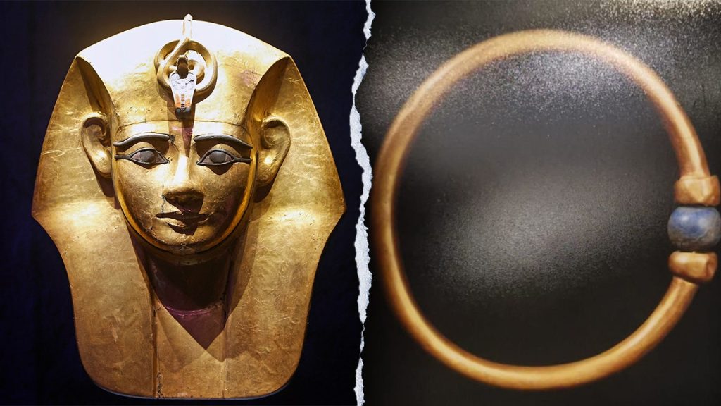 Gold bracelet of Pharaoh Amenemope taken from Cairo's Egyptian Museum