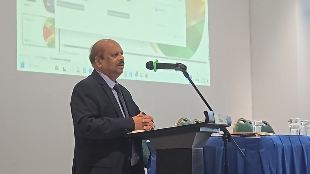 Governor of the Bank of Guyana offers guidance to Azruddin Mohamed about closed bank accounts.