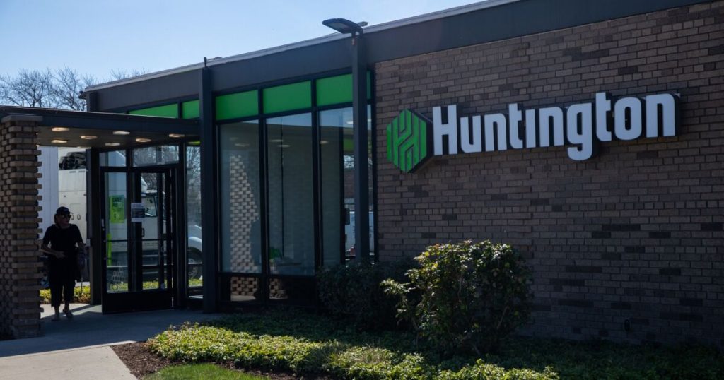 Huntington aims for early completion of Texas deal in the fourth quarter