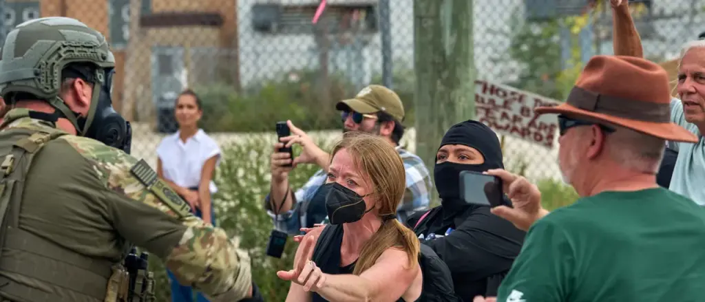 "I'll ... End Your Life Right Now": Chicago Anti-ICE Protester Reportedly Threatened Federal Agents