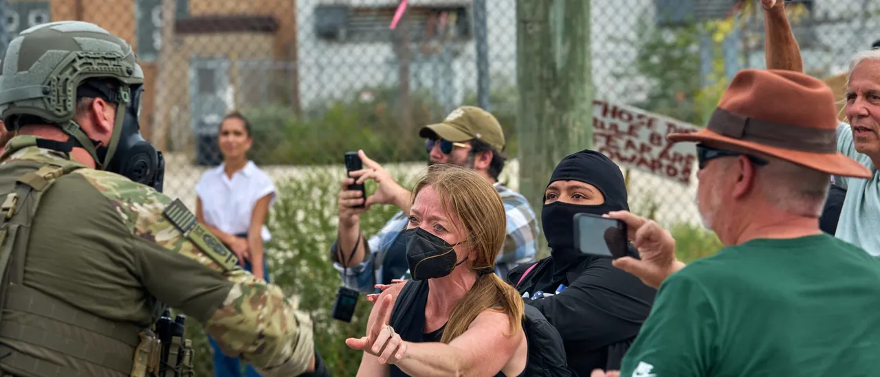 "I'll ... End Your Life Right Now": Chicago Anti-ICE Protester Reportedly Threatened Federal Agents