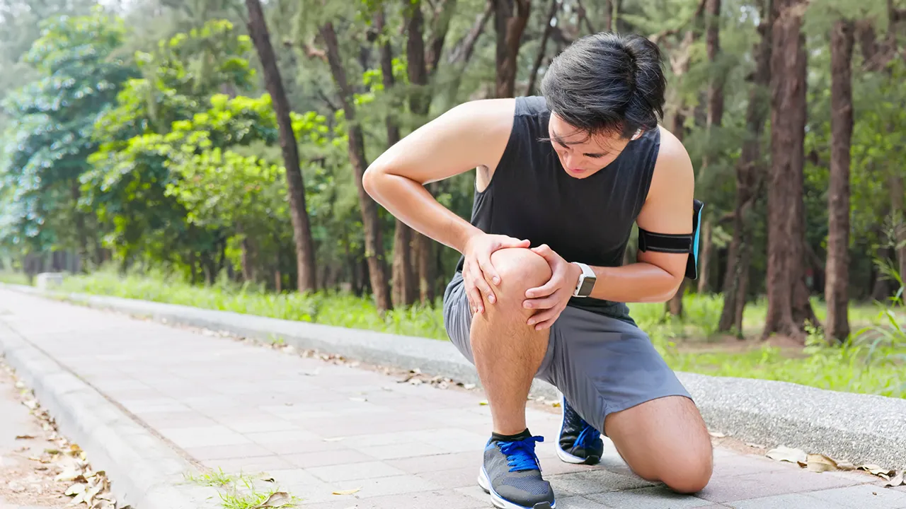 Increasing knee pain among young Americans due to high BMI and sports injuries