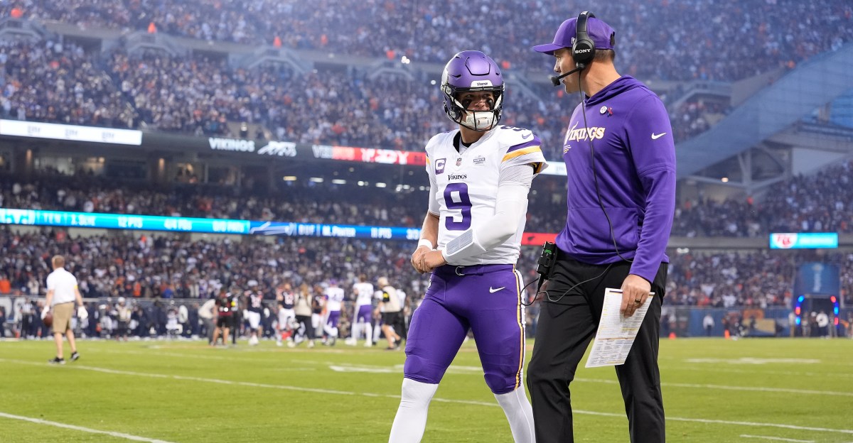 J.J. McCarthy's 5-word message to teammates changed his NFL debut