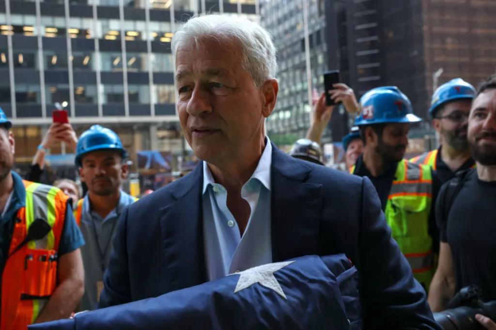 JPMorgan's Jamie Dimon cautions that the US economy is getting 'weaker' following job revisions