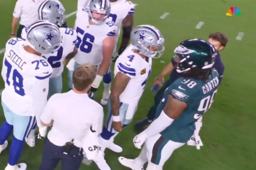Jalen Carter of the Eagles kicked out just six seconds into the game against the Cowboys