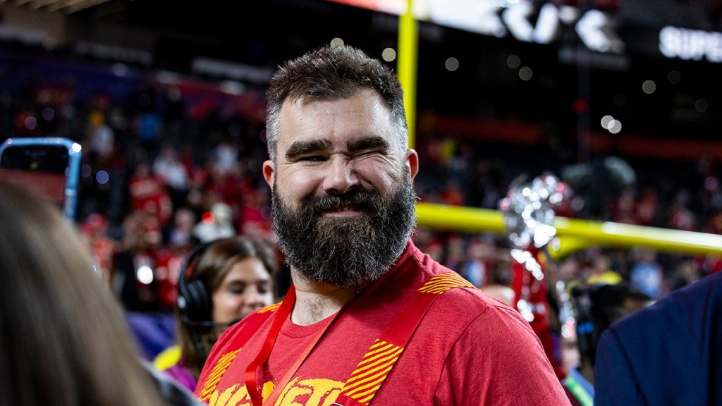 Jason Kelce mentions that Taylor Swift noticed his Bud Zero mistake