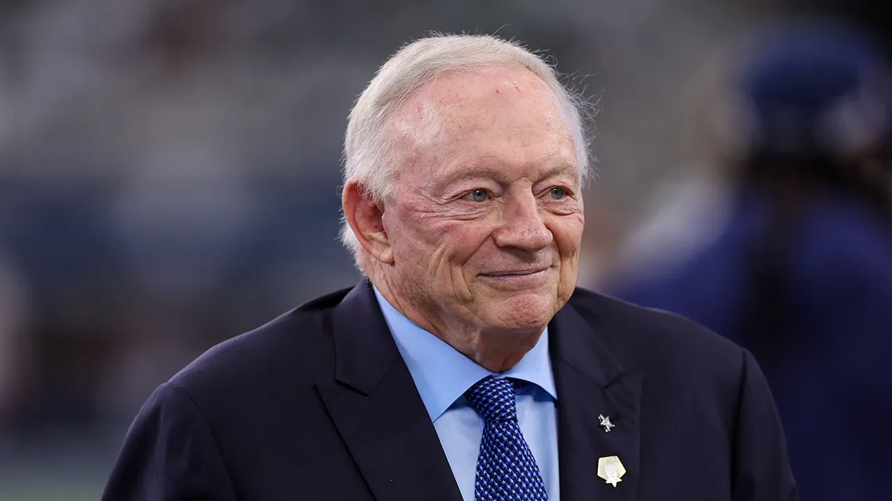 Jerry Jones talks about the Cowboys defense without Micah Parsons following the loss to the Eagles.