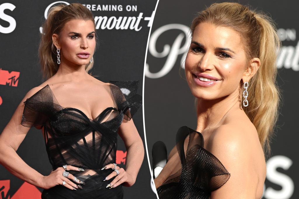 Jessica Simpson leaves fans puzzled with her new appearance at the VMAs 2025