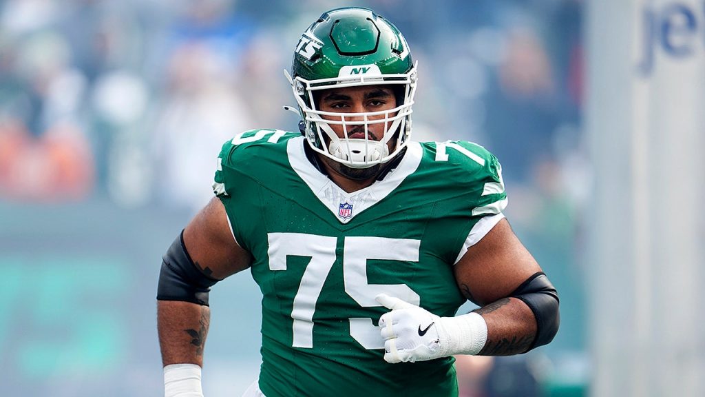 Jets' Alijah Vera-Tucker done for the season due to triceps injury