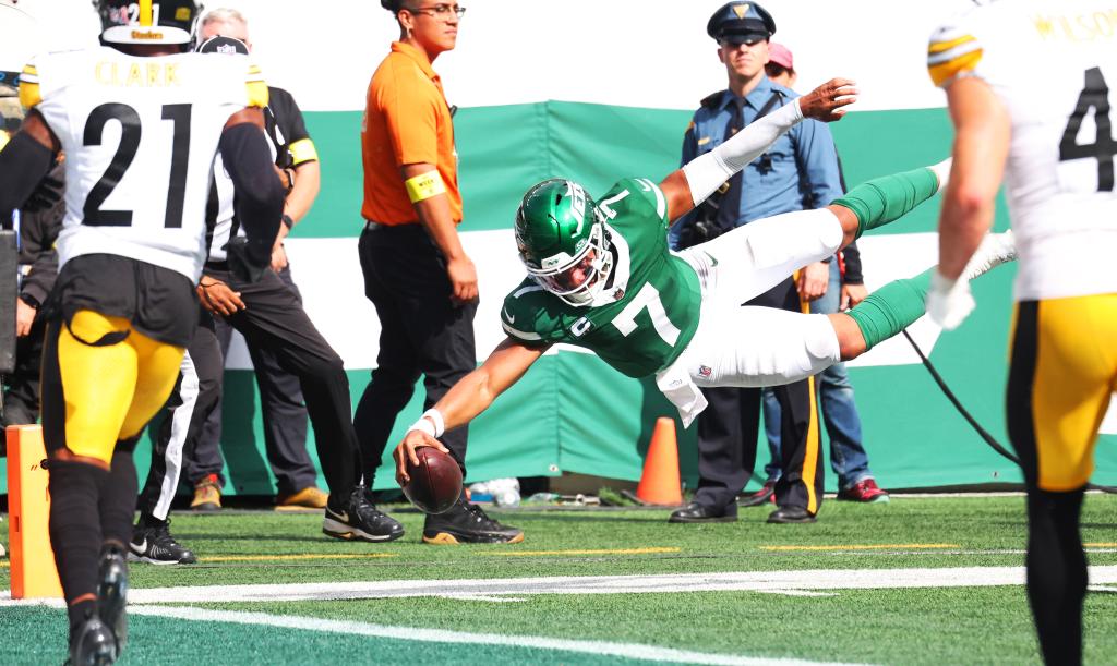 Jets offense's 394-yard performance in Week 1 marks the beginning of a pursuit for excellence