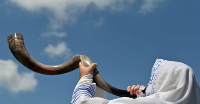 Jewish New Year Begins at Sundown; Netanyahu's Hope: to Return Hostages Safely