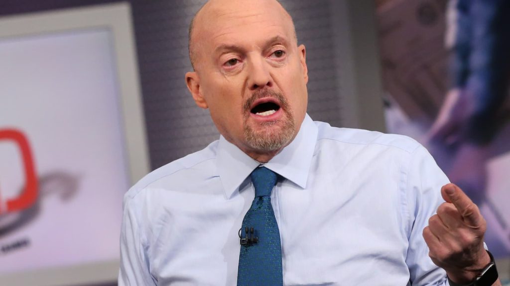 Jim Cramer shares advice on managing Tuesday's market drop.